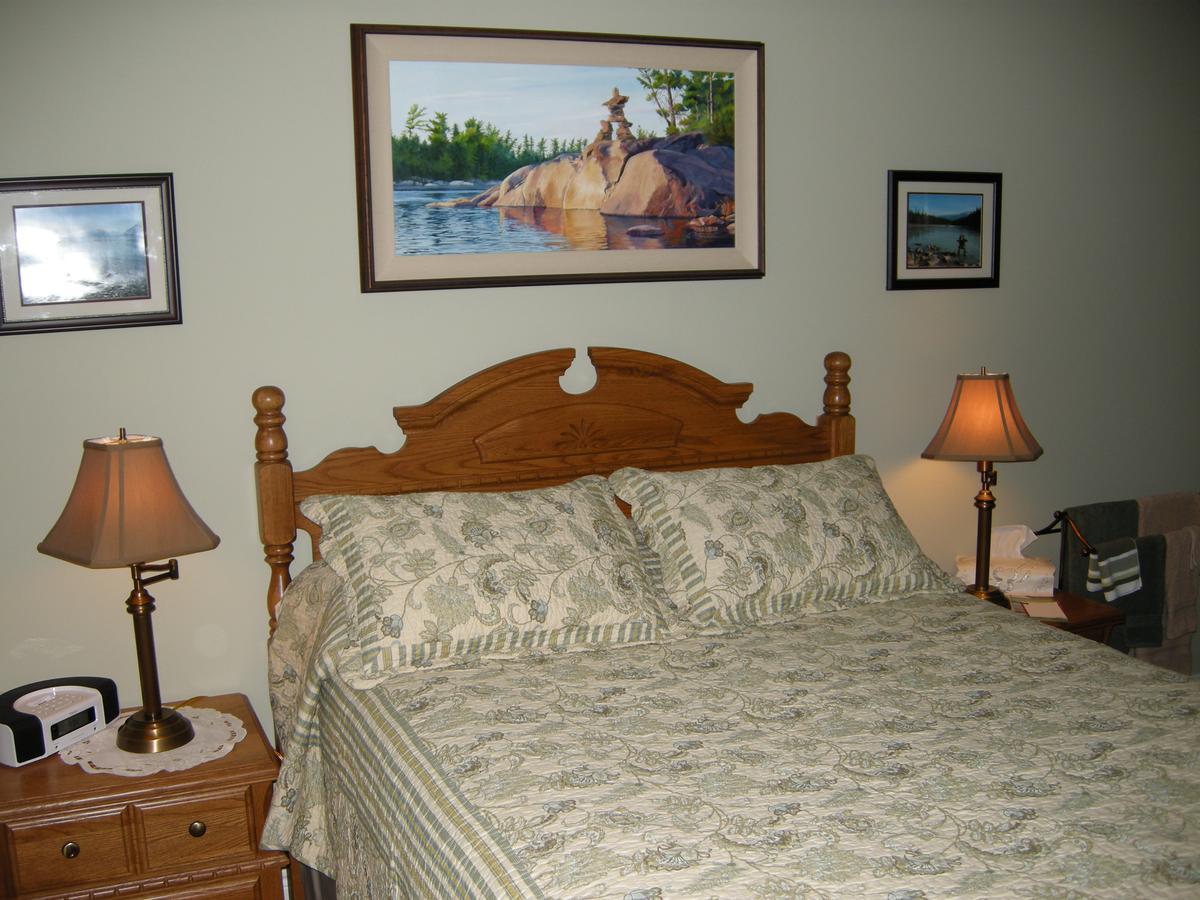 Tucked Inn The Harbour B&B Victoria Harbour Bagian luar foto